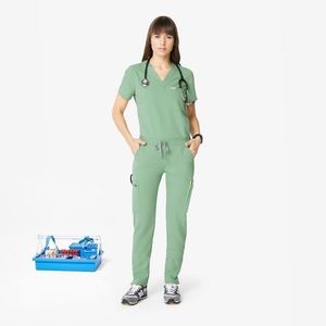 Lightly worn great condition Jade FIGS scrubs!